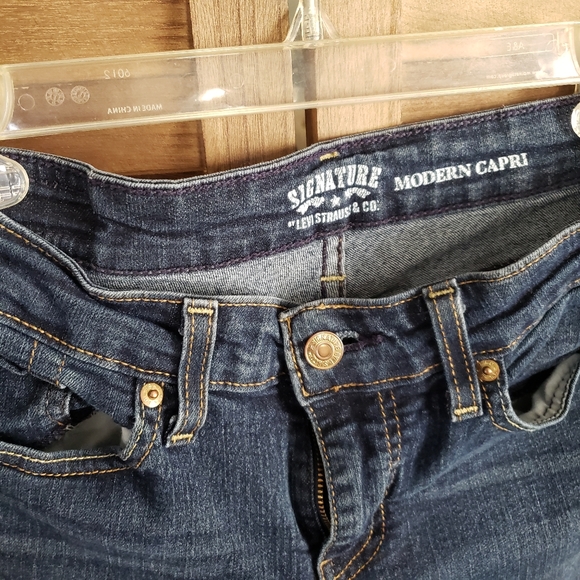 Signature Levi Caprice - Picture 5 of 10